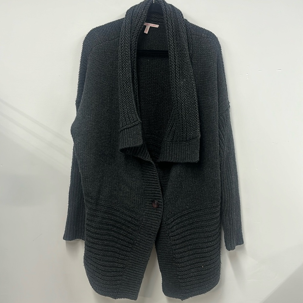 Victoria’s Secret gray chunky knit cardigan L